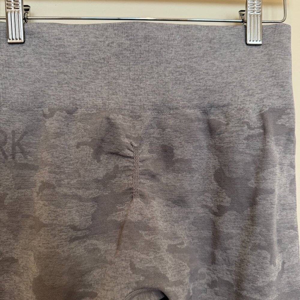 Gymshark Women’s Grey Adapt Camo Seamless Leggings Size M With Butt Scrunch - Picture 5 of 8